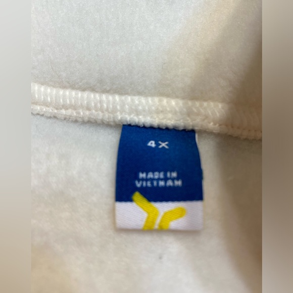 Old Navy full zip vest. Size 4X. New without tags. - Picture 8 of 11